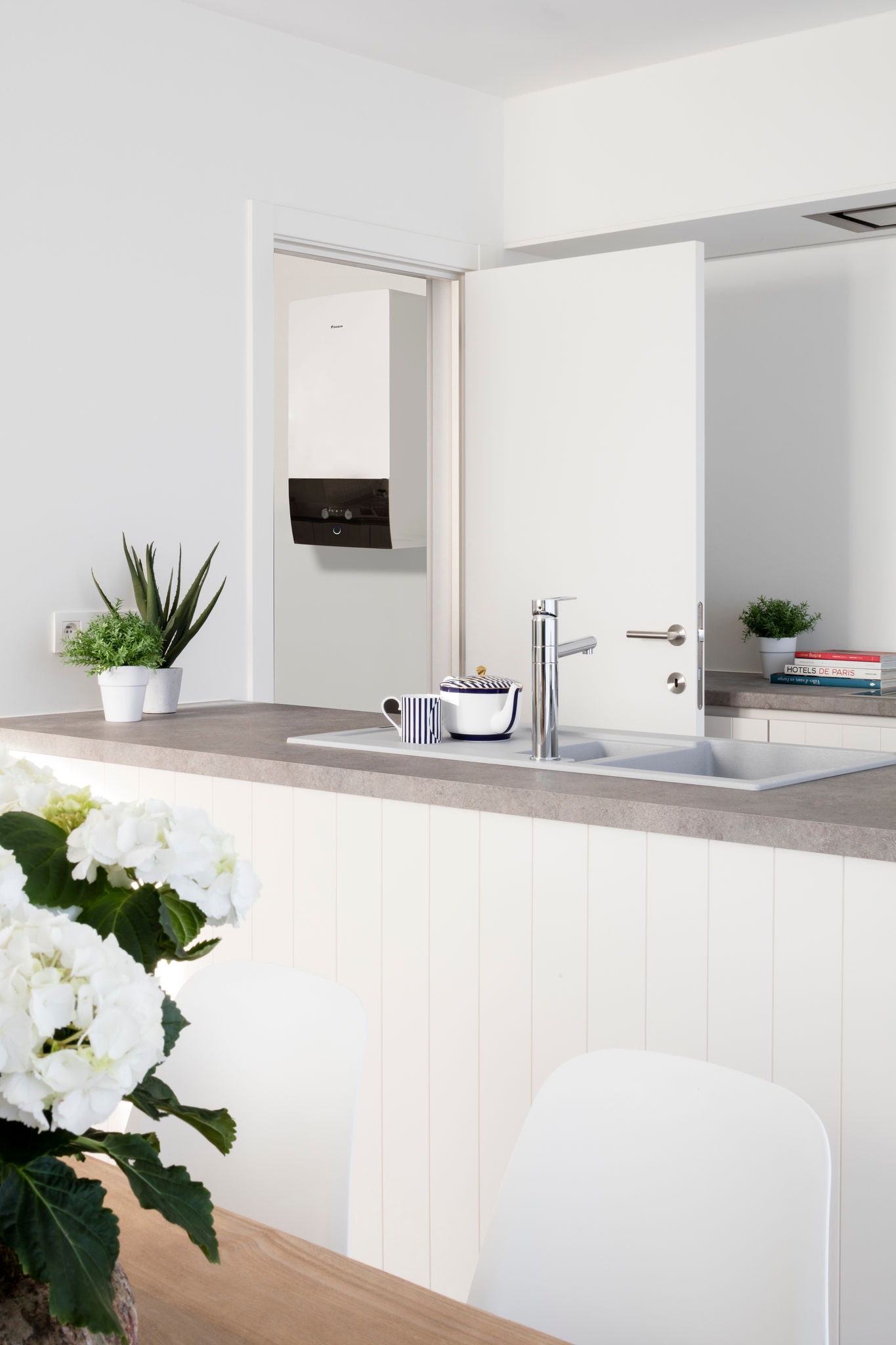 Daikin Altherma levegő-víz hőszivattyú a melegvíz-raktárban