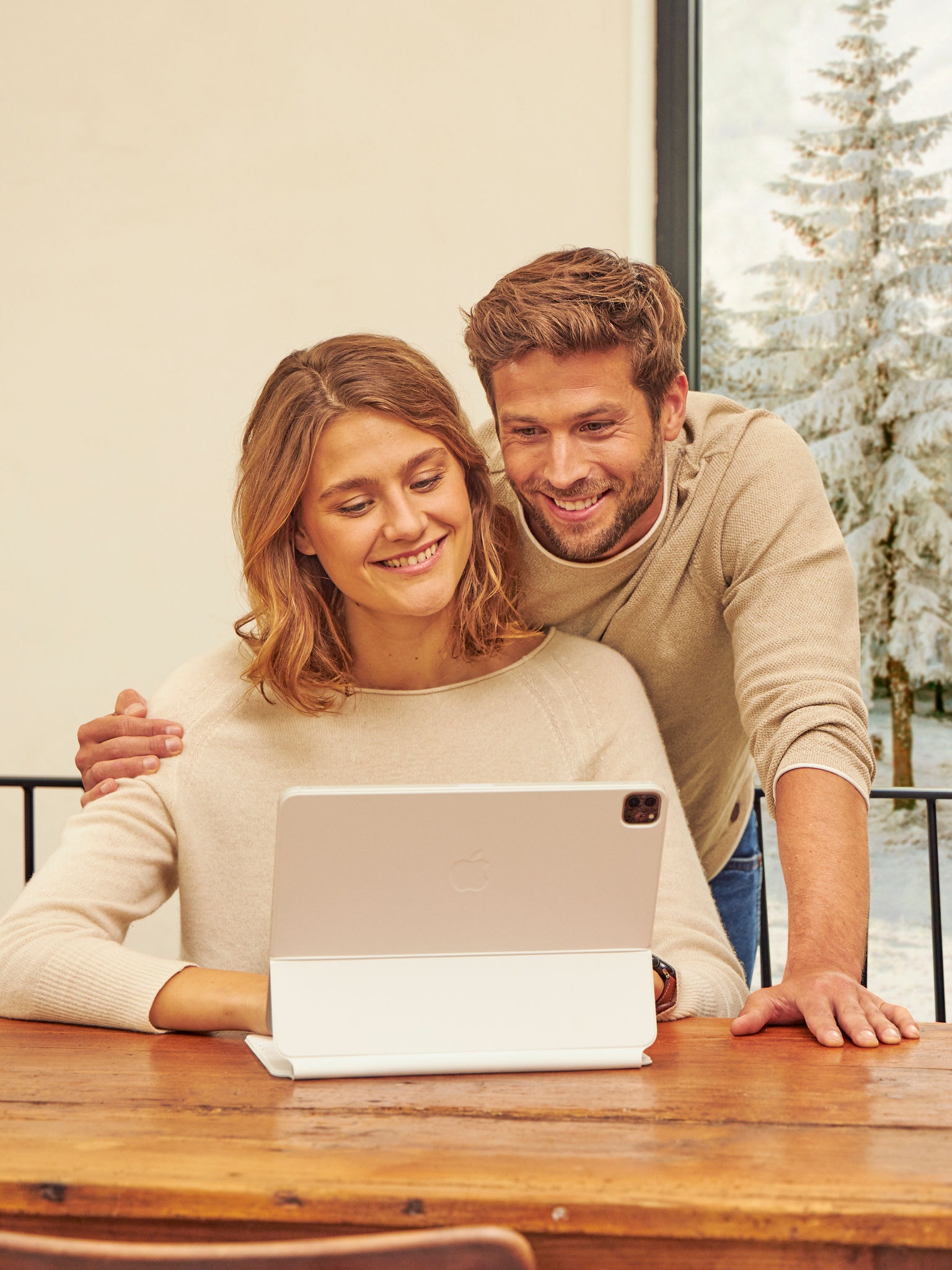 Egy pár a Daikin Altherma 4 magas teljesítménye mellett dönt