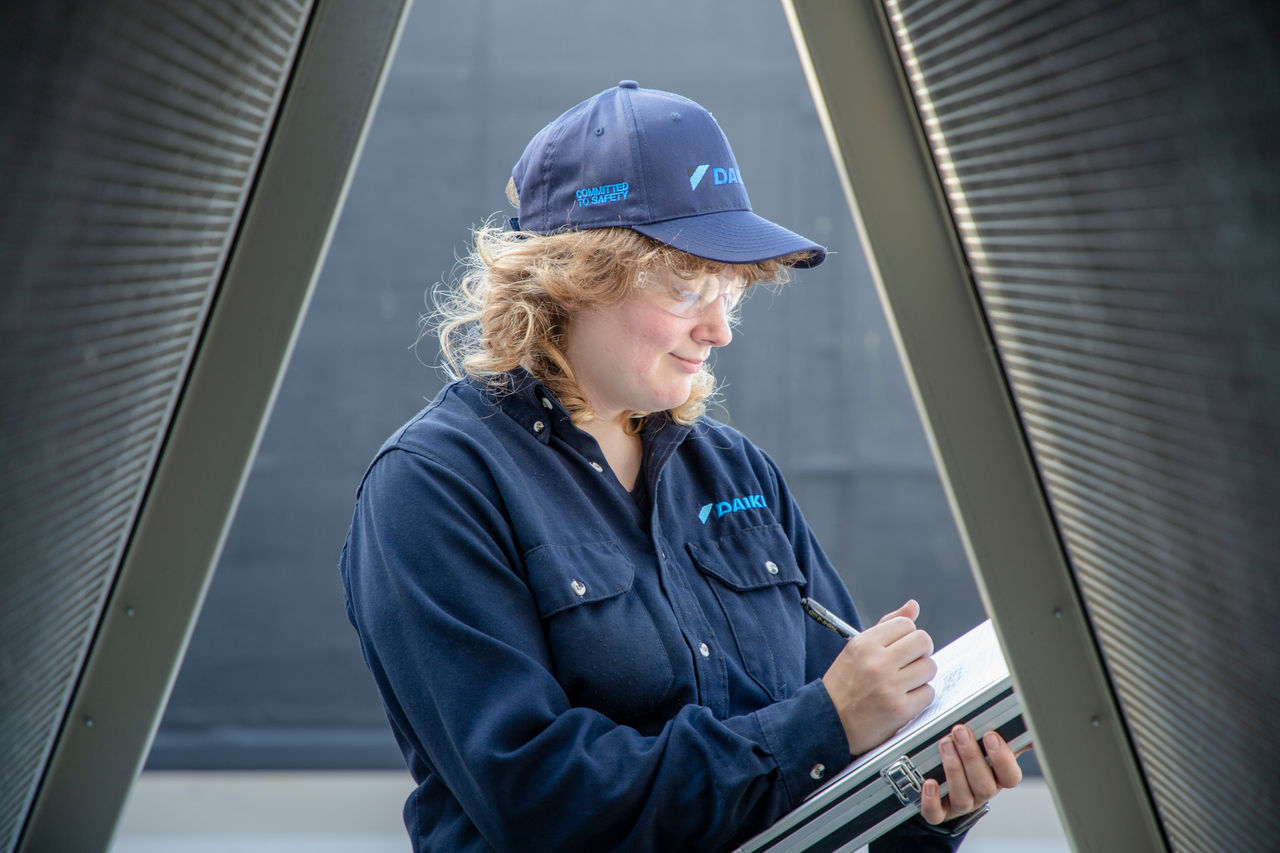 Hölgy teljesítményt javít a Daikin Szerviz Akadémián